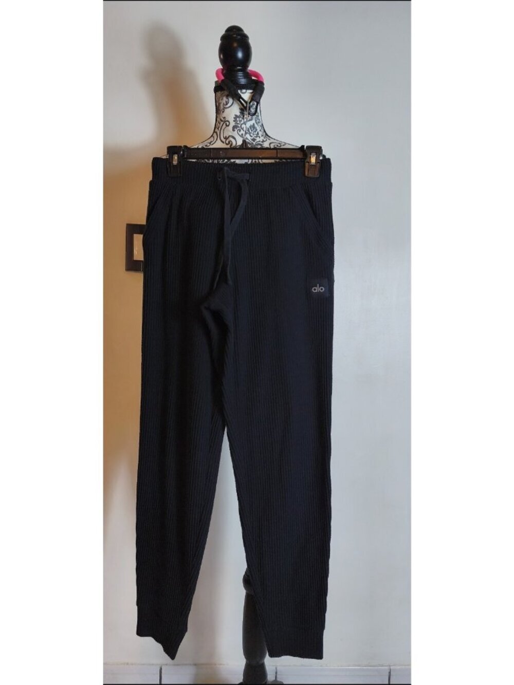 Alo Yoga Black Ribbed Tapered Jogger Pants Drawstring Elástic Weist Small